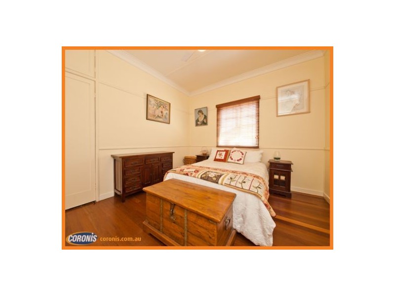 4 Goring Street, Coorparoo QLD 4151