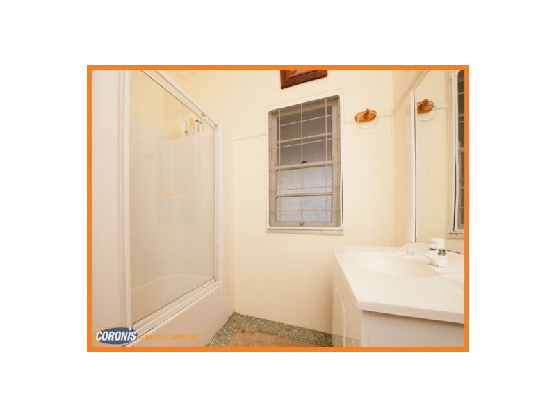 4 Goring Street, Coorparoo QLD 4151