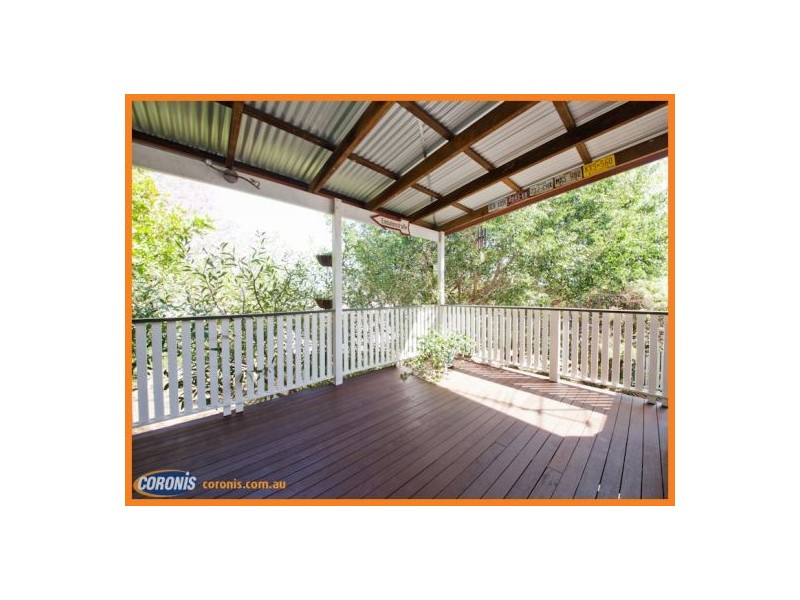 4 Goring Street, Coorparoo QLD 4151