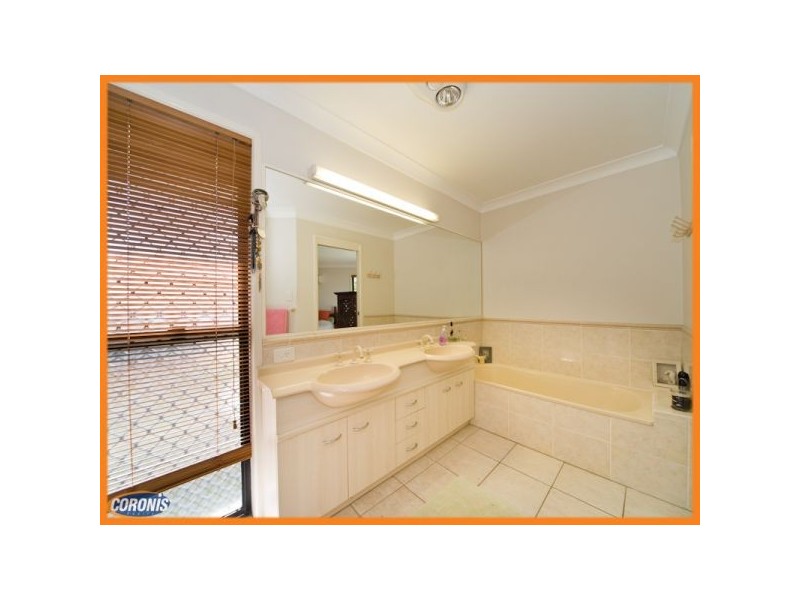 113 Cribb Road, Carindale QLD 4152