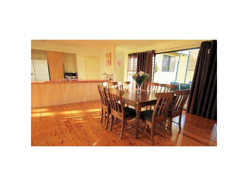 10 Medeo Court, Eatons Hill QLD 4037