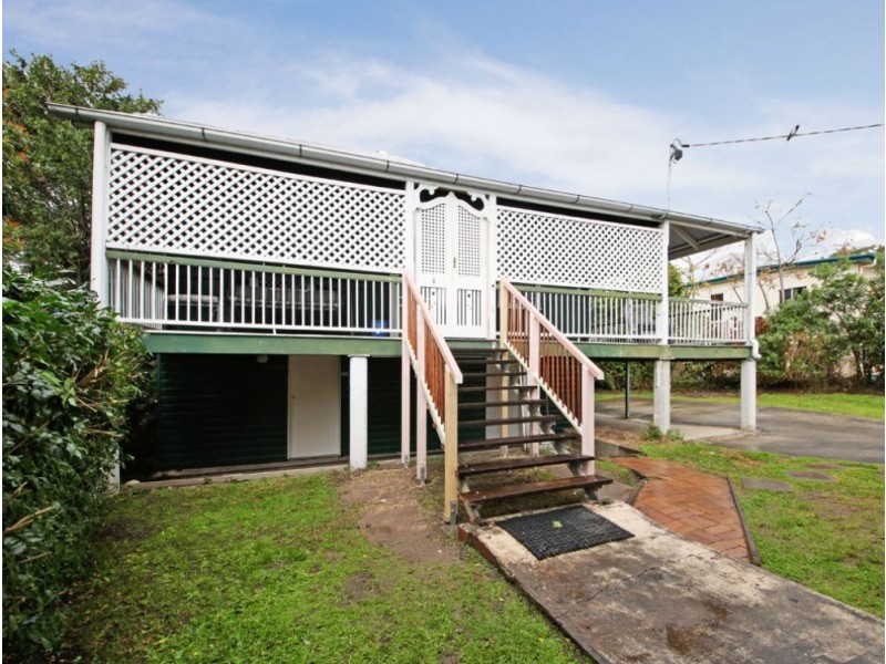 62 Deagon Street, Sandgate QLD 4017