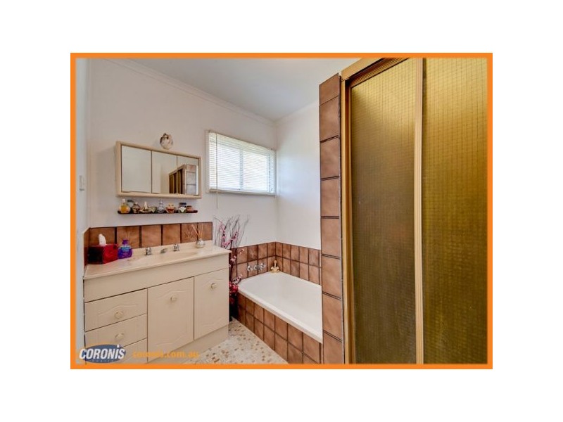 3 Hoxton Street, Arana Hills QLD 4054