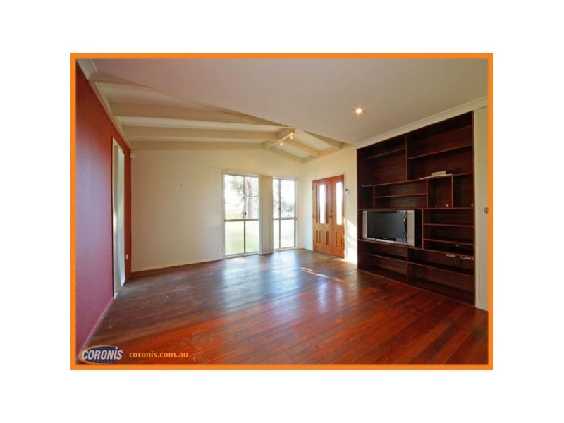 27 Storey Road, Kallangur QLD 4503