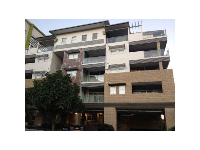 8/45 Playfield Street, Chermside QLD 4032