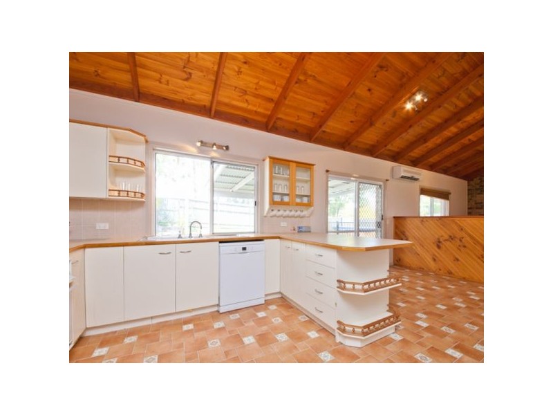 17 Vaucluse Crescent, Petrie QLD 4502