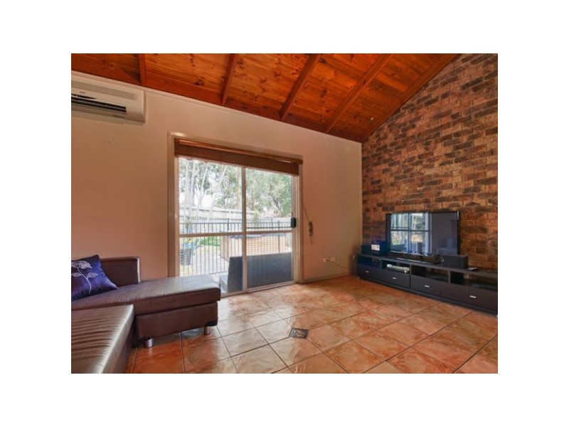 17 Vaucluse Crescent, Petrie QLD 4502