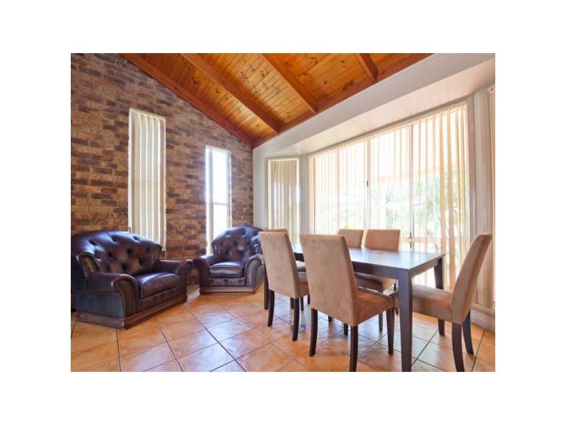 17 Vaucluse Crescent, Petrie QLD 4502