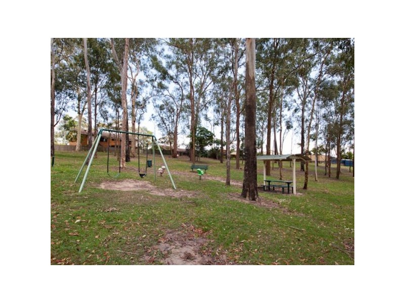 17 Vaucluse Crescent, Petrie QLD 4502