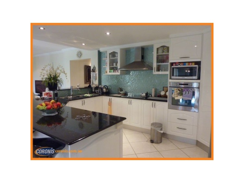 31 The Avenue, Windaroo QLD 4207
