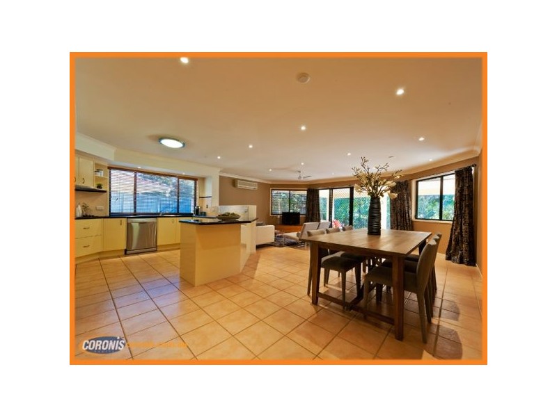 75 Lake Eyre Crescent, Parkinson QLD 4115