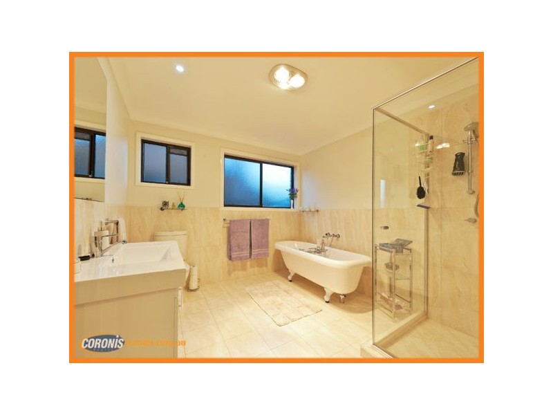 11 Rani Close, Mount Ommaney QLD 4074