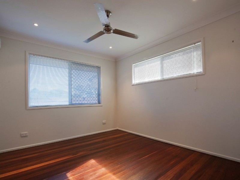 2 Coolcrest Crescent, Daisy Hill QLD 4127