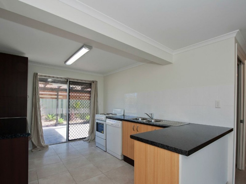 2 Coolcrest Crescent, Daisy Hill QLD 4127