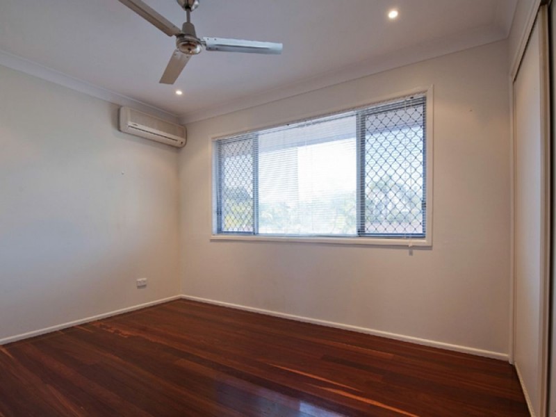 2 Coolcrest Crescent, Daisy Hill QLD 4127