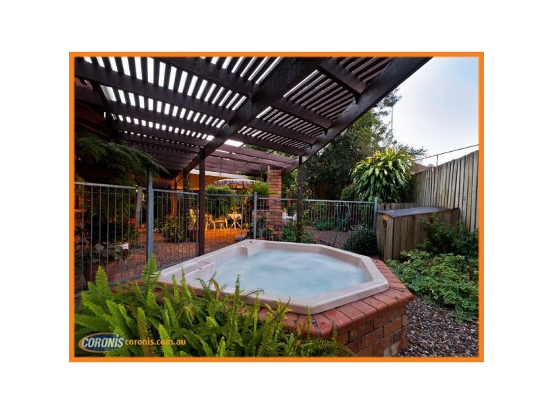 101 Arrabri Avenue, Mount Ommaney QLD 4074