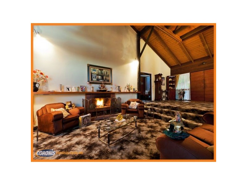 5 Burke Court, Mount Ommaney QLD 4074