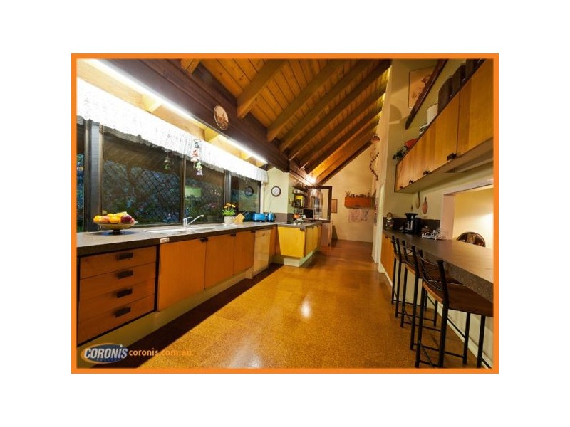 5 Burke Court, Mount Ommaney QLD 4074