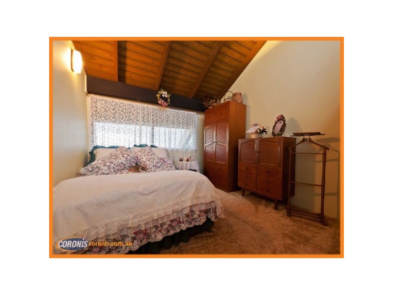 5 Burke Court, Mount Ommaney QLD 4074