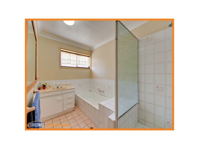 12 Flamingo Drive, Albany Creek QLD 4035