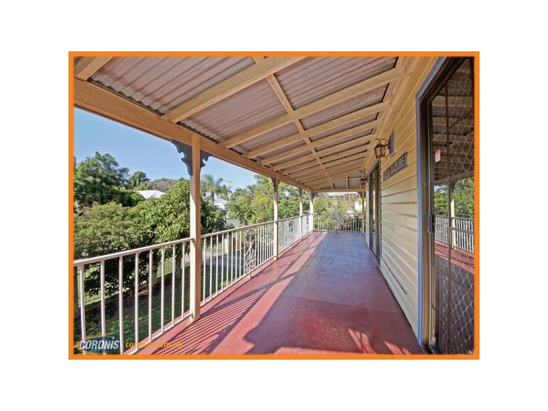 71 Palm Avenue, Shorncliffe QLD 4017