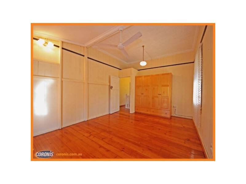 71 Palm Avenue, Shorncliffe QLD 4017