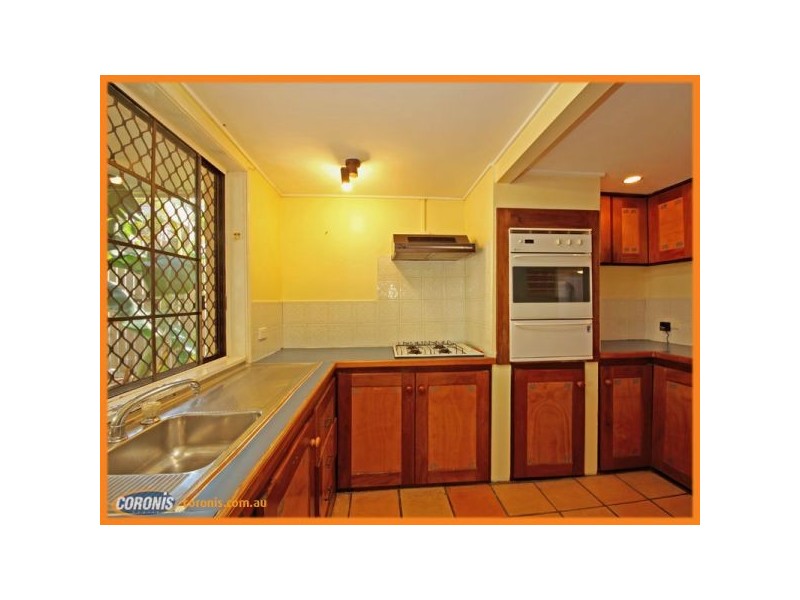 71 Palm Avenue, Shorncliffe QLD 4017