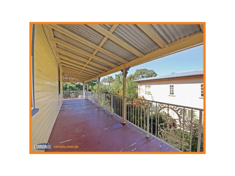 71 Palm Avenue, Shorncliffe QLD 4017