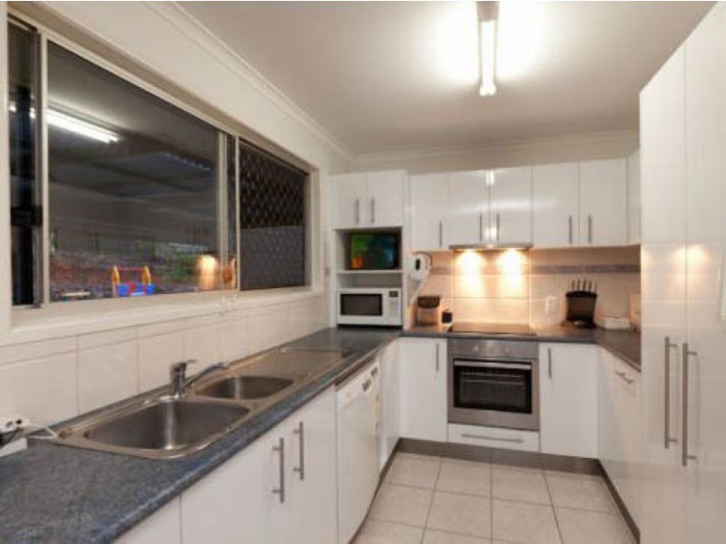 5 Yathong Court, Arana Hills QLD 4054