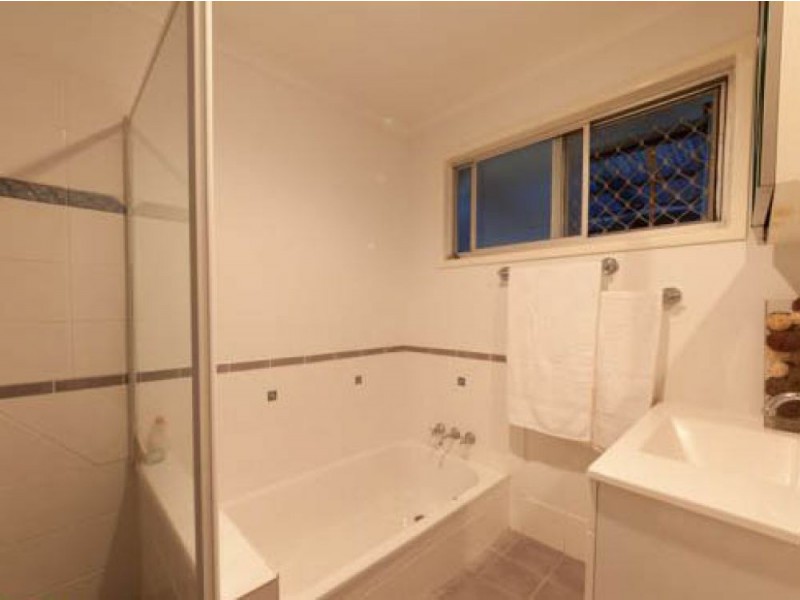 5 Yathong Court, Arana Hills QLD 4054