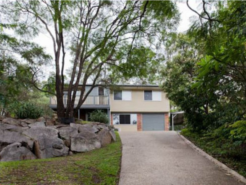 5 Yathong Court, Arana Hills QLD 4054