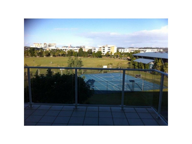 25/98 University Drive, Varsity Lakes QLD 4227