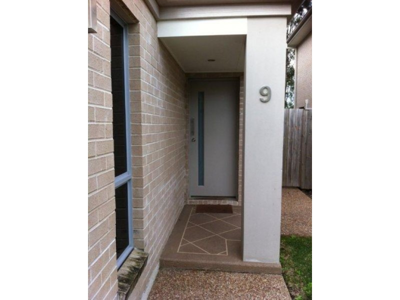 9/16-18 Geoff Wolter Drive West, Molendinar QLD 4214