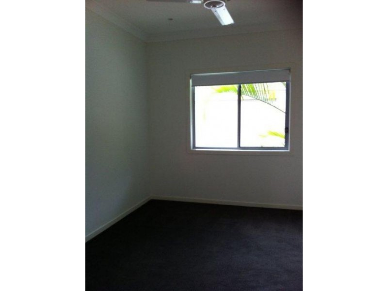 9/16-18 Geoff Wolter Drive West, Molendinar QLD 4214