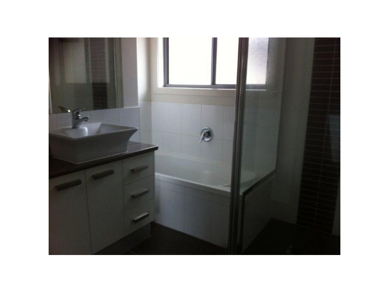 9/16-18 Geoff Wolter Drive West, Molendinar QLD 4214