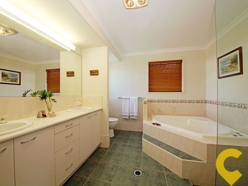 1 Chilton Crescent, North Lakes QLD 4509