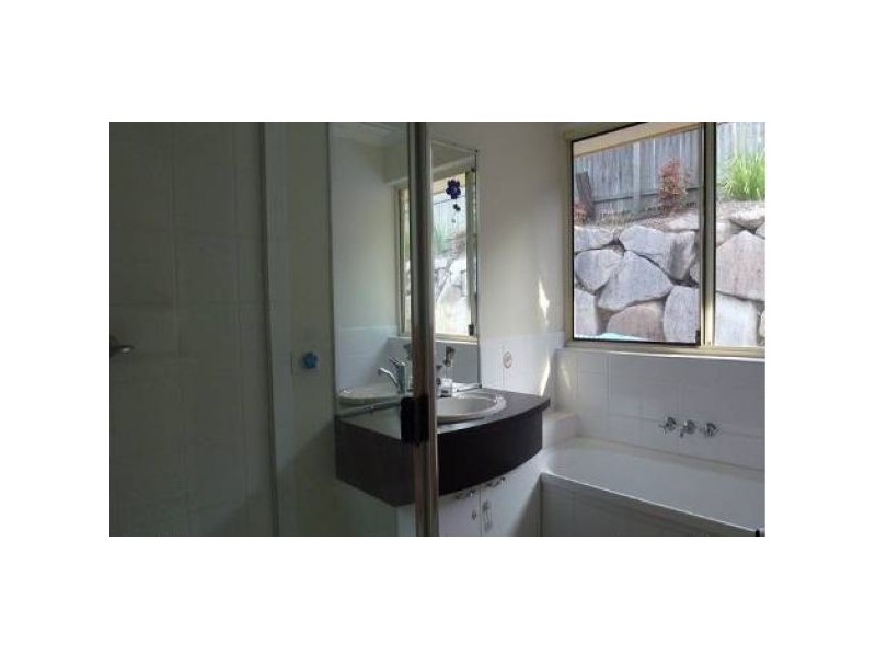 8 Prospect Place, Upper Kedron QLD 4055