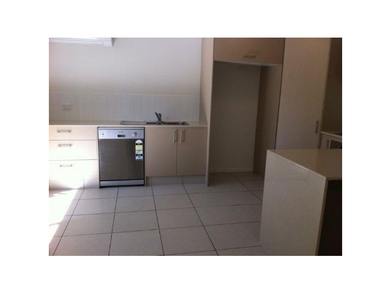 13/446 Pine Ridge Road, Coombabah QLD 4216