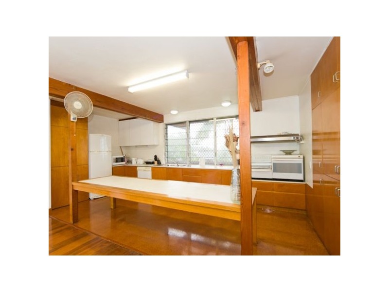 2 Corfe Court, Carindale QLD 4152