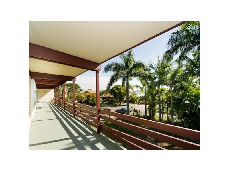 2 Corfe Court, Carindale QLD 4152