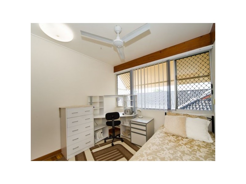 2 Corfe Court, Carindale QLD 4152