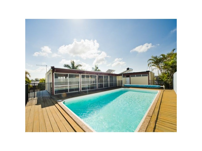 2 Corfe Court, Carindale QLD 4152