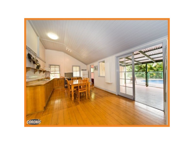 22 Hanworth Street, East Brisbane QLD 4169