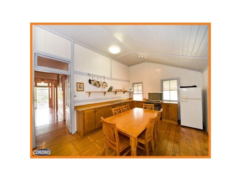 22 Hanworth Street, East Brisbane QLD 4169