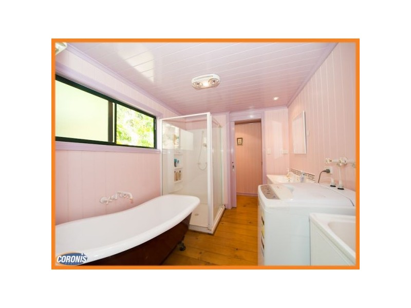 22 Hanworth Street, East Brisbane QLD 4169