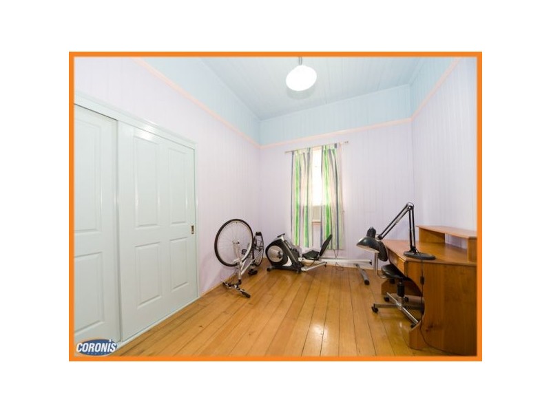 22 Hanworth Street, East Brisbane QLD 4169