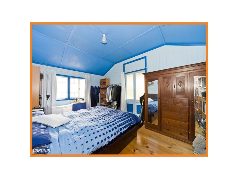 22 Hanworth Street, East Brisbane QLD 4169