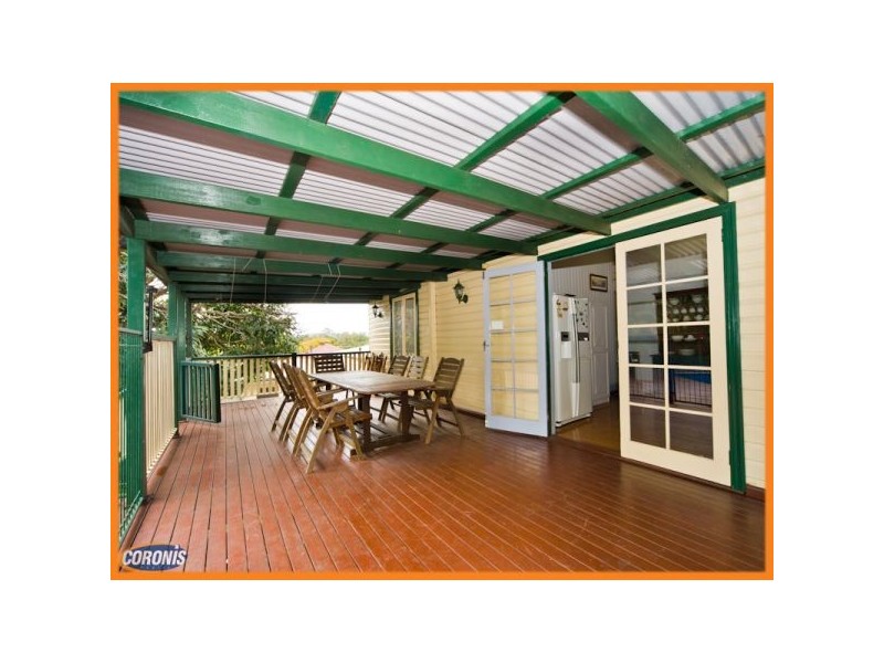 22 Hanworth Street, East Brisbane QLD 4169