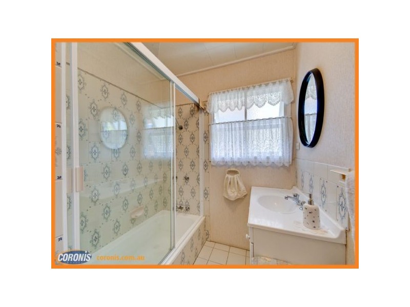 39 Yanderra Avenue, Arana Hills QLD 4054