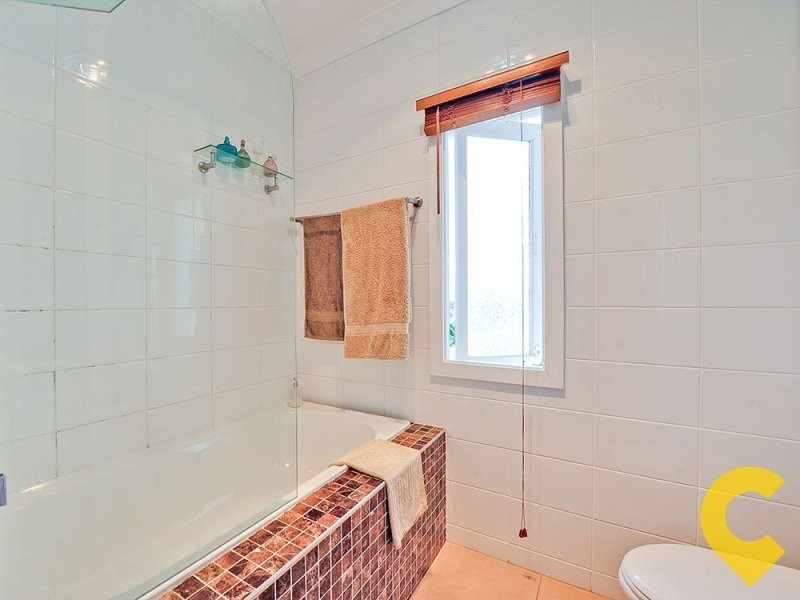 292 Rode Road, Wavell Heights QLD 4012